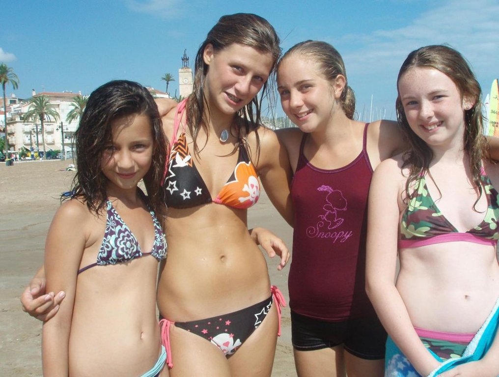 RU Cute Young Girls 16 Bikini Upskirt on navyblue young girls bikini
