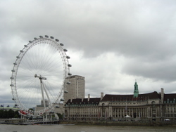 Колесо обозрения в Лондоне привлекает немало туристов