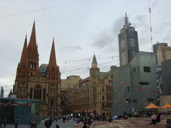 Мельбурн привлекает многих туристов, посещающих Австралию